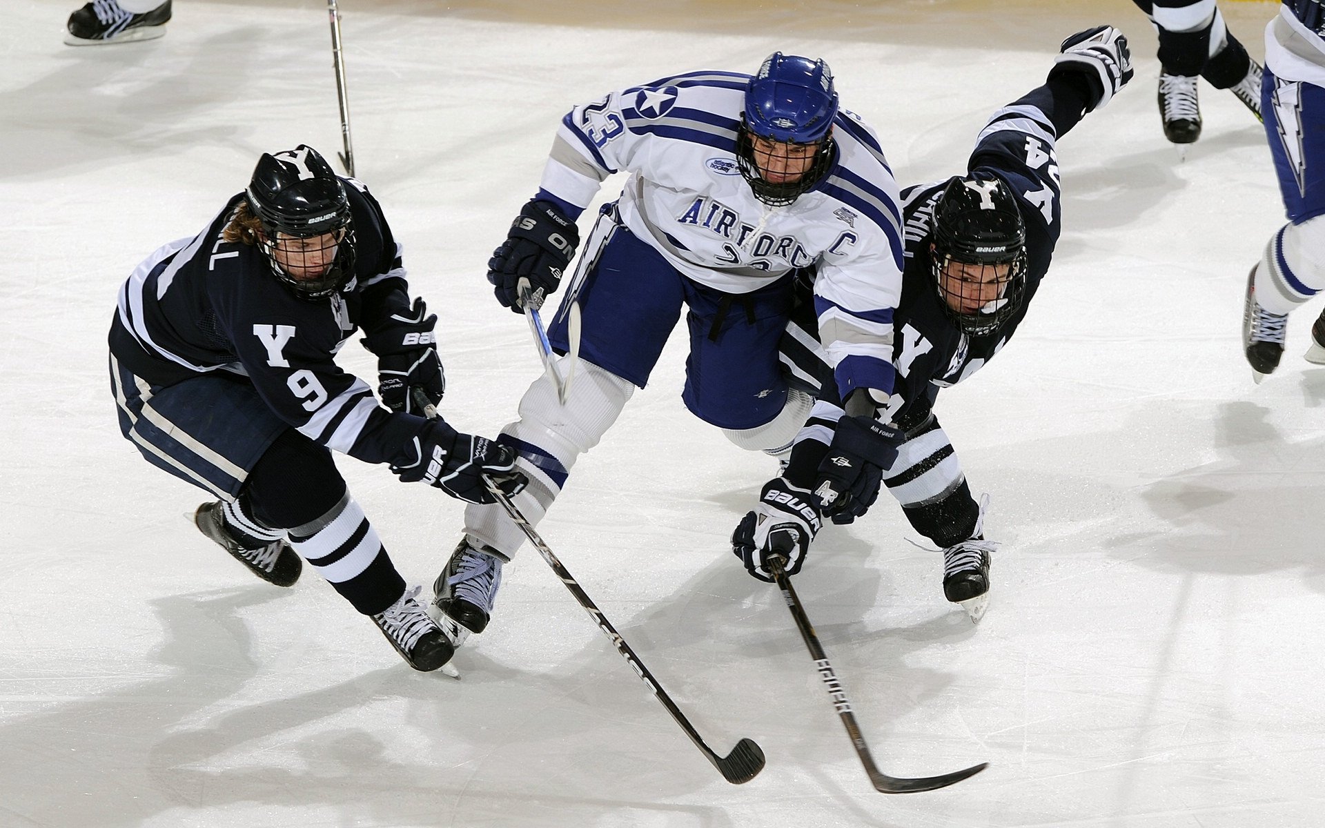 基层赛事运营模式无法实现自负盈亏，赛事运行机制